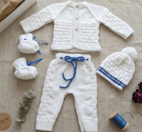 Ajuar Completo Tejido a Mano - Set Blanco y Azul de 4 Piezas