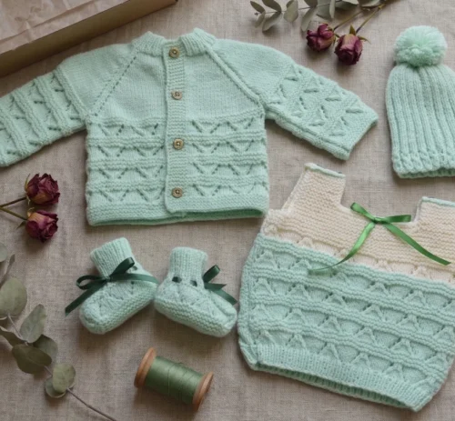 Ajuar Completo Tejido a Mano - Set Verde Agua de 4 Piezas