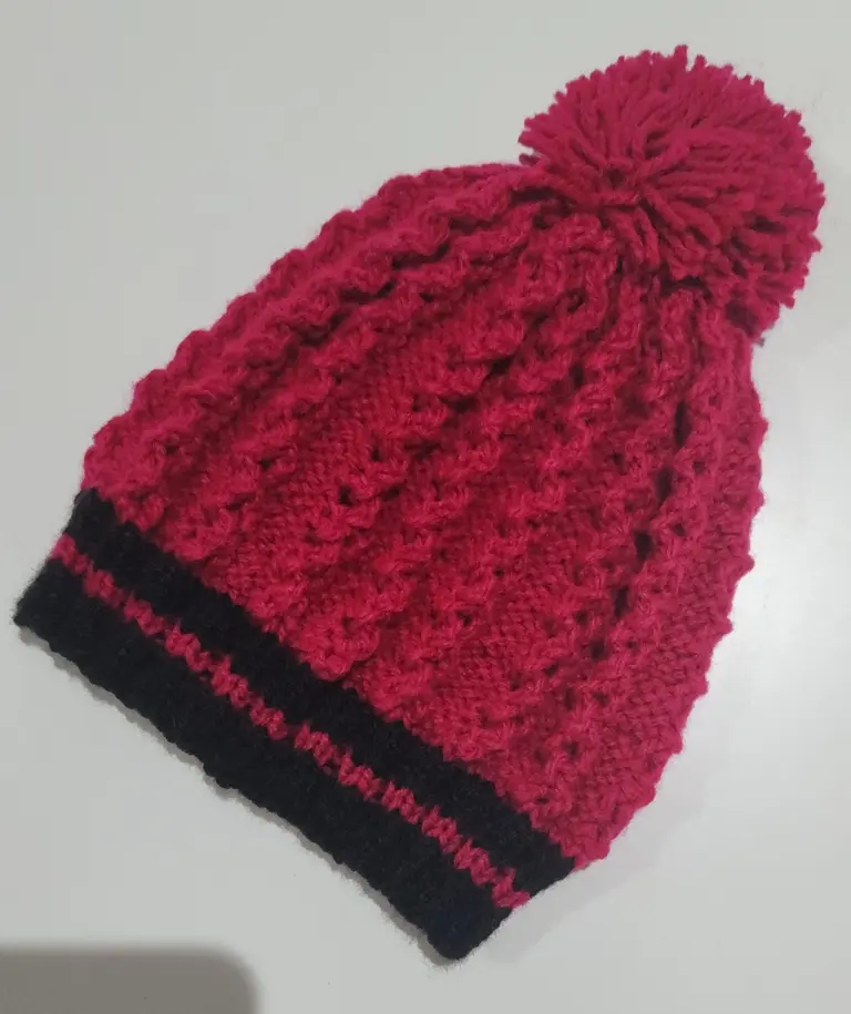 Conjunto de Bebé Tejido a Mano - Set Fucsia y Negro de 3 Piezas (3 a 6 Meses) - Imagen 6